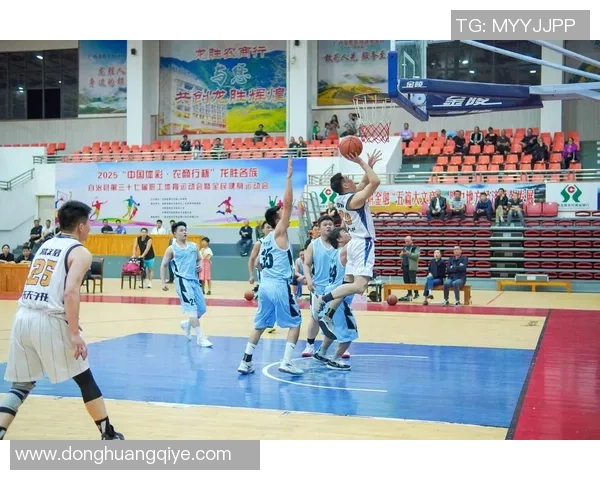 成都篮球队与武汉篮球队赛后复盘团队协作的精彩瞬间与经验总结 成都篮球队与武汉篮球队赛后复盘团队协作的精彩瞬间与经验总结