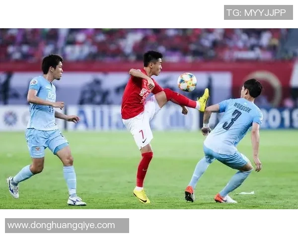 亚冠激战大邱对阵恒大全力争胜谁能笑到最后